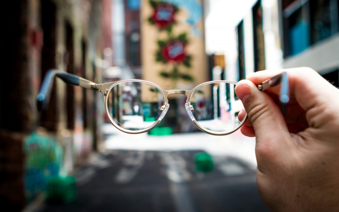 Cristales progresivos: guía de ayuda para elegir mejor tus gafas progresivas